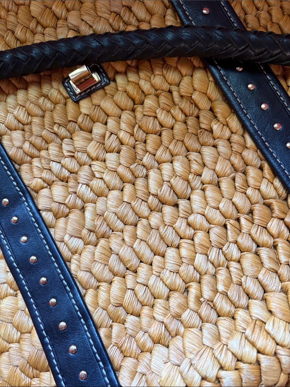 EUC MICHAEL Kors Woven Tote Bag with Black Leather Trim - Picture 10 of 11